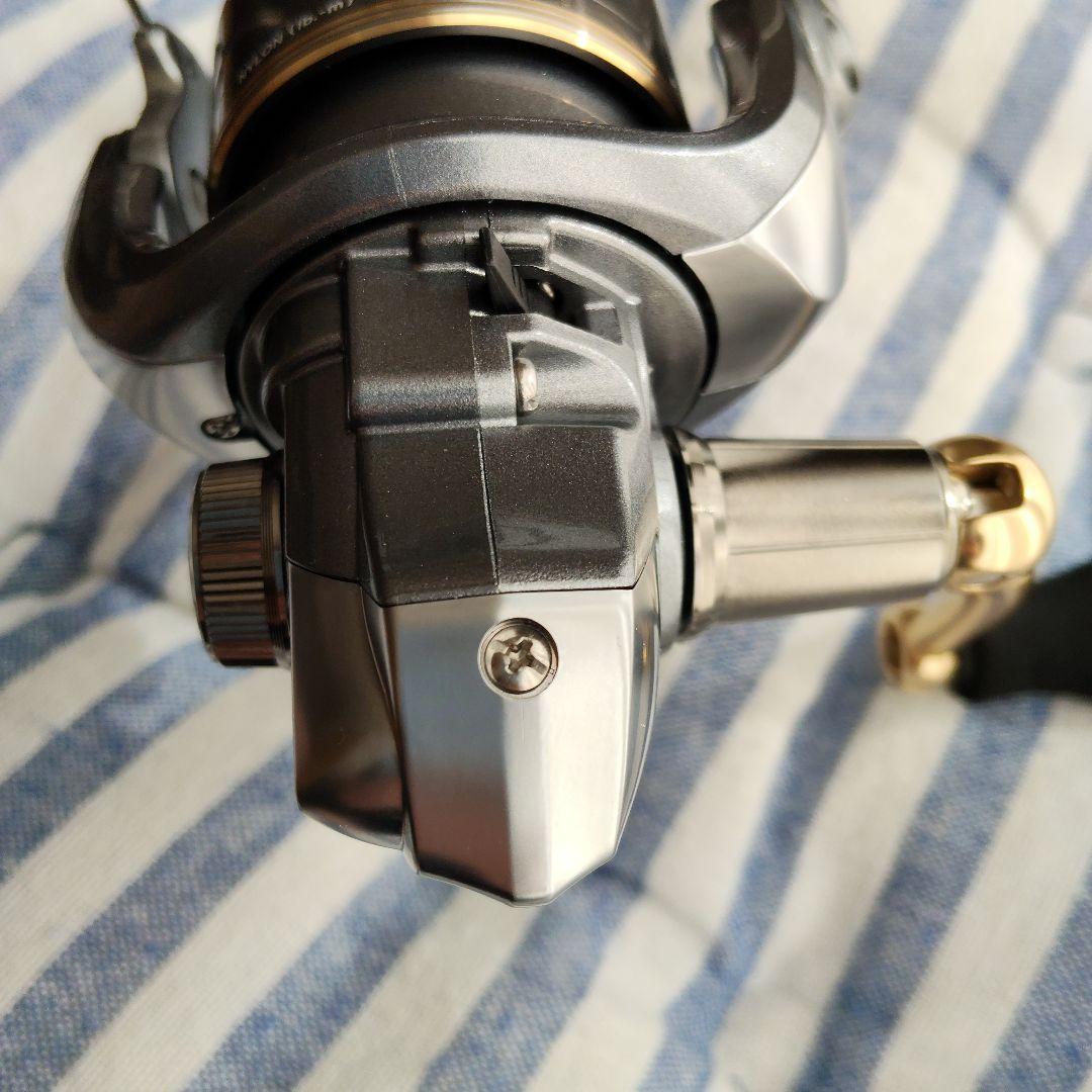 【極美品】スピニングリール 人気シリーズ　ナビ NAVi 2500S SE26E
