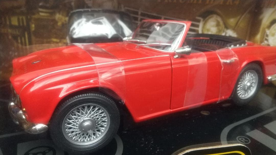 JADI 1/18TRIUMPH TR4 トライアンフ