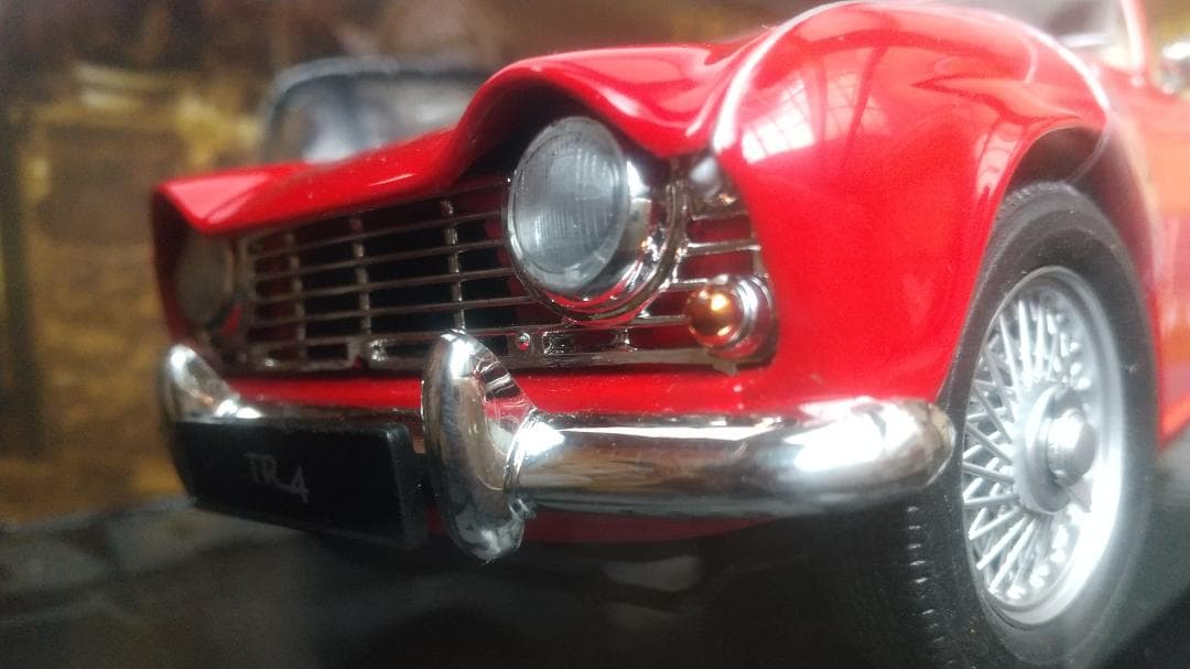 JADI 1/18TRIUMPH TR4 トライアンフ