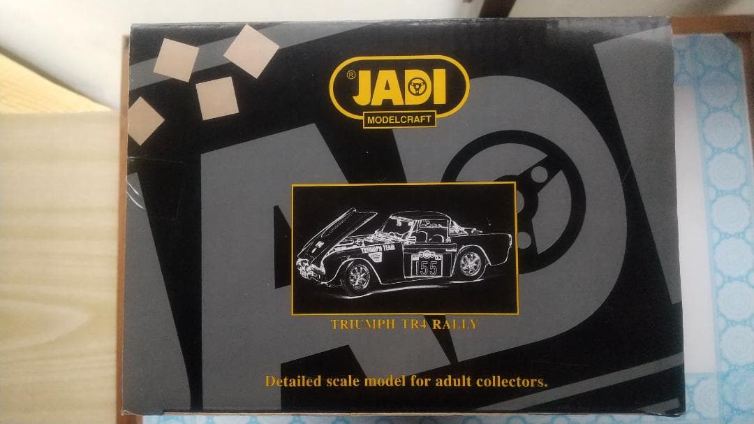 JADI 1/18TRIUMPH TR4 トライアンフ
