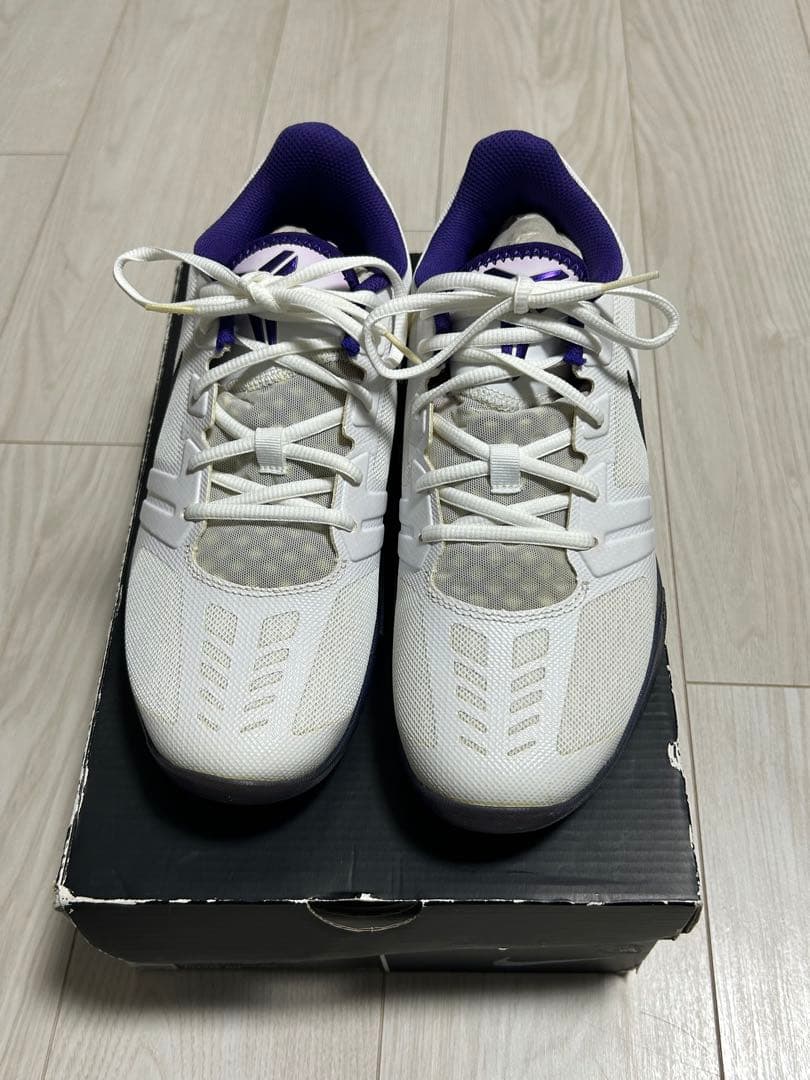 Nike Kobe Mentality 9.5 ホワイト/パープル