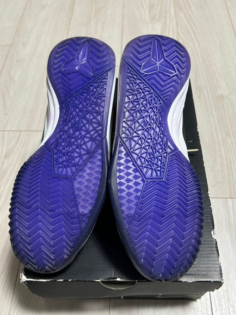 Nike Kobe Mentality 9.5 ホワイト/パープル
