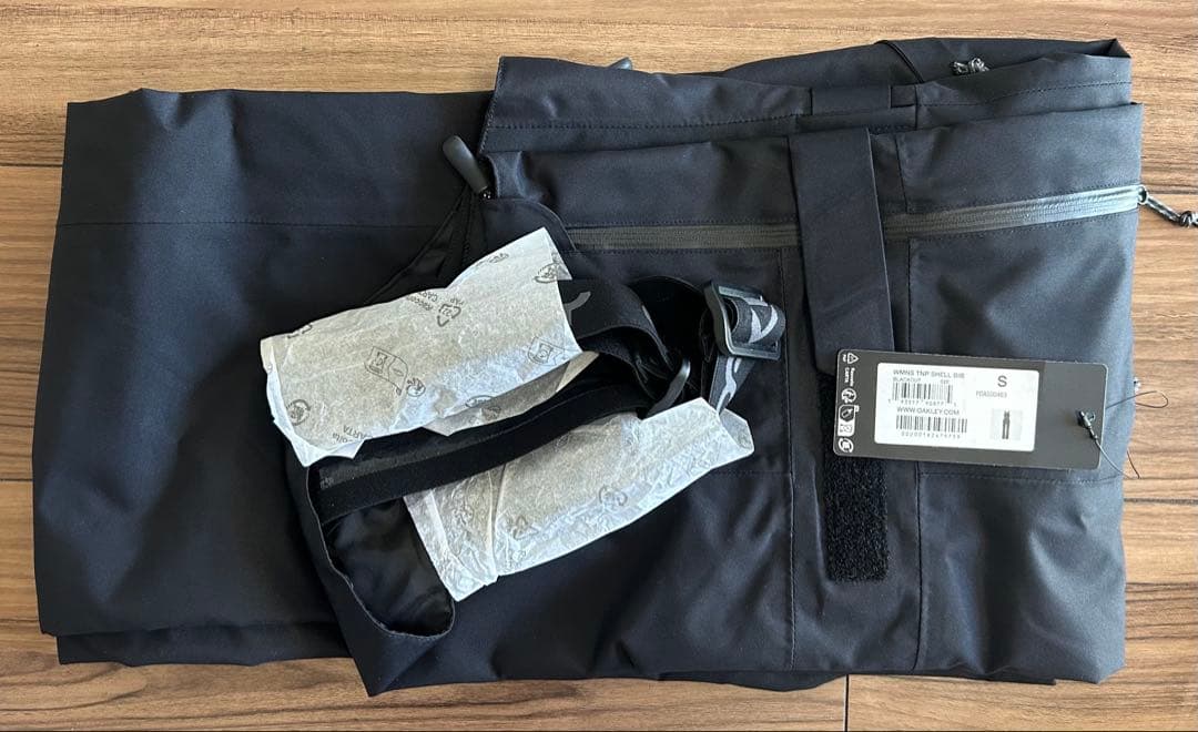 オークリー　スノーボード　スキー　ビブパンツ　ブラック　新品