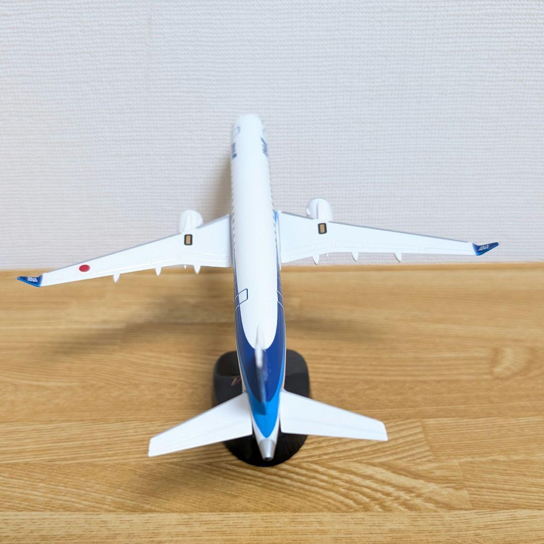 ANA MRJ モデル航空機 スタンド付き　【スケール不明】