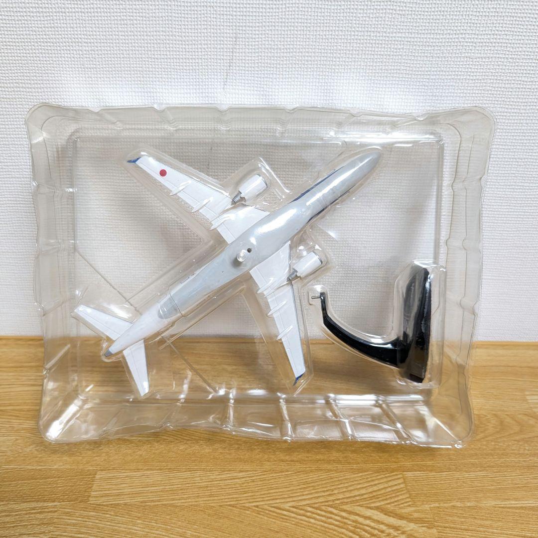 ANA MRJ モデル航空機 スタンド付き　【スケール不明】