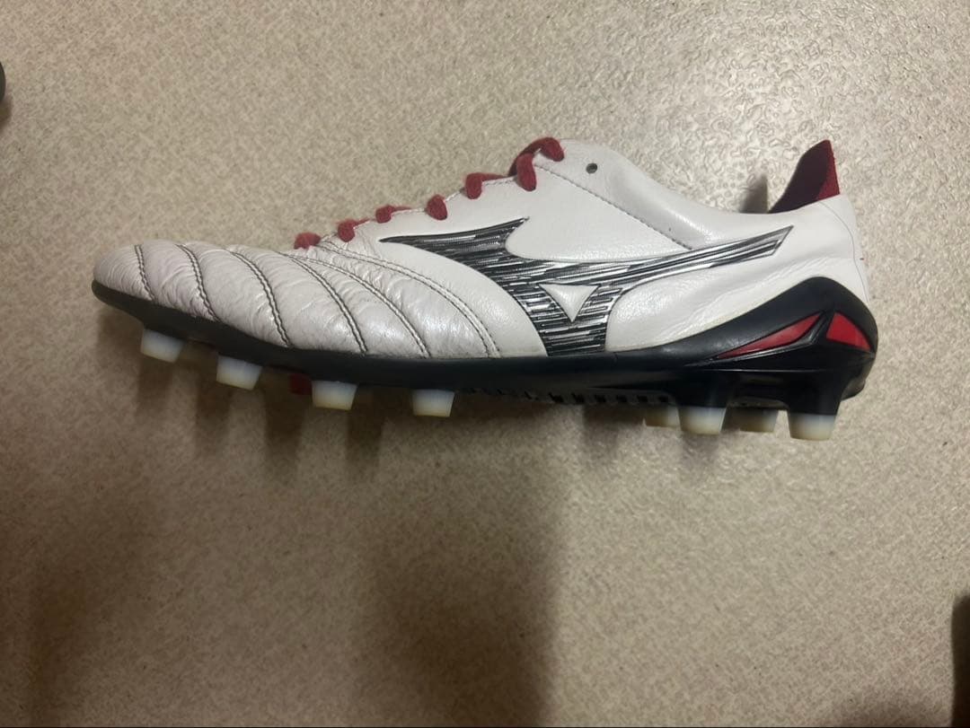 Mizuno サッカーシューズ ホワイト/レッド