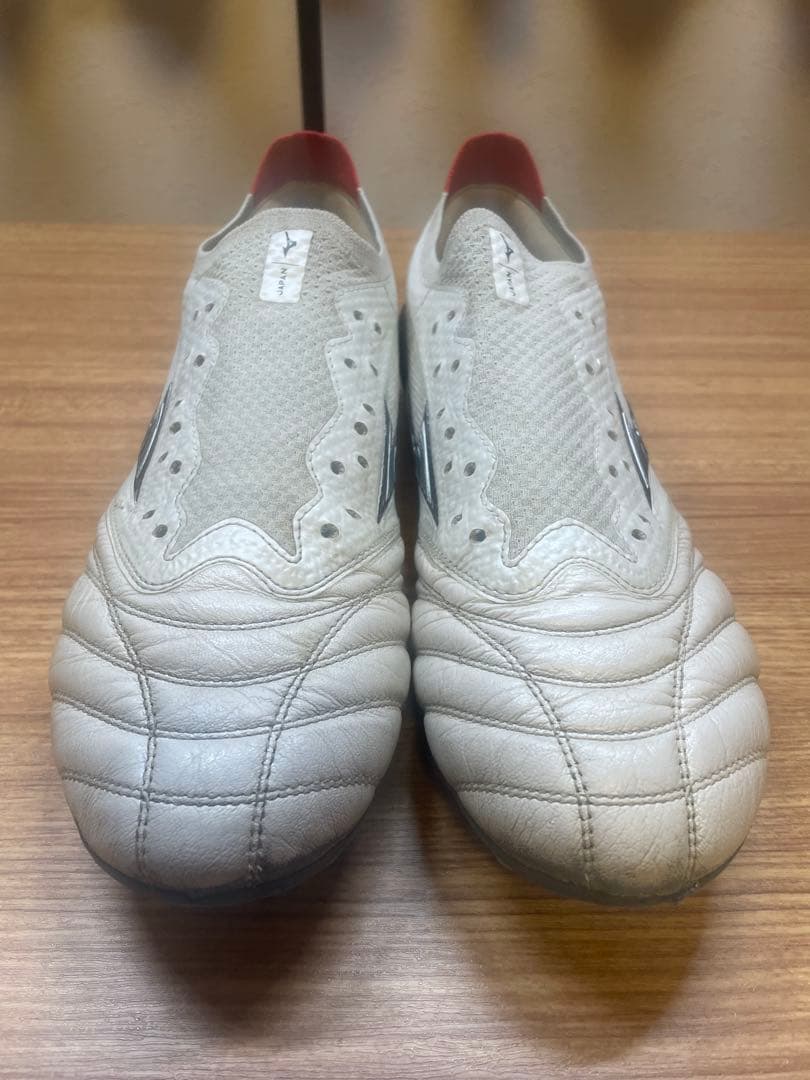 モレリアNEO 4 β 27cm サッカースパイク 美品 人気サイズ！