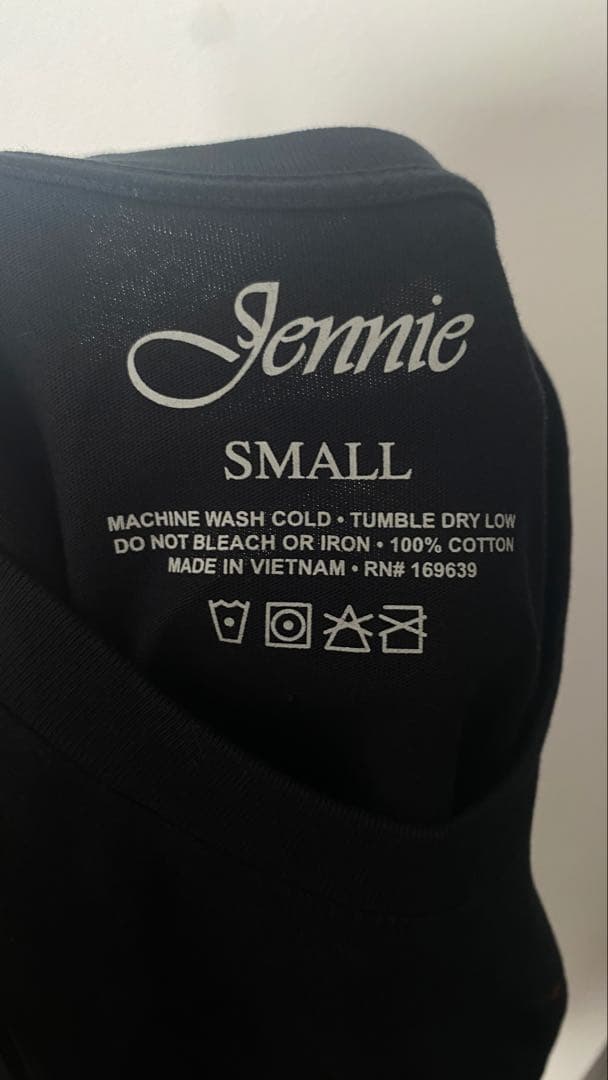 JENNIE ジェニ RUBY Tシャツ BLACKPINK