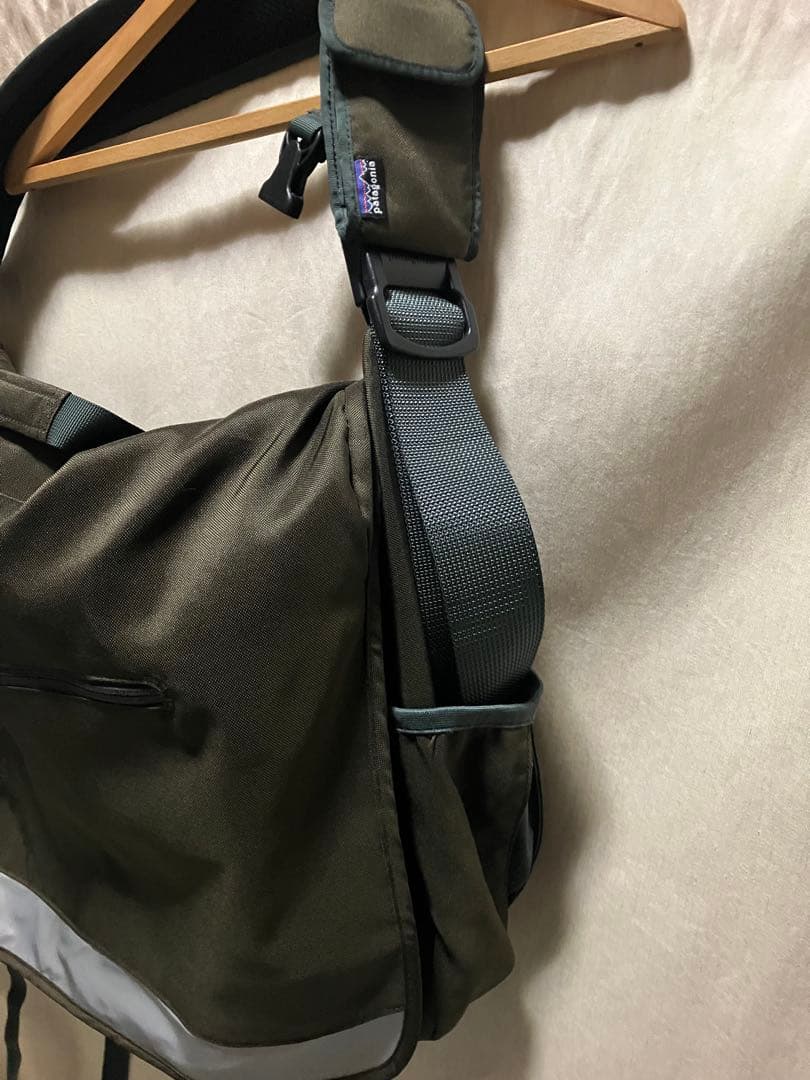 美品 patagonia クリティカルマス メッセンジャーバッグ S8 大型