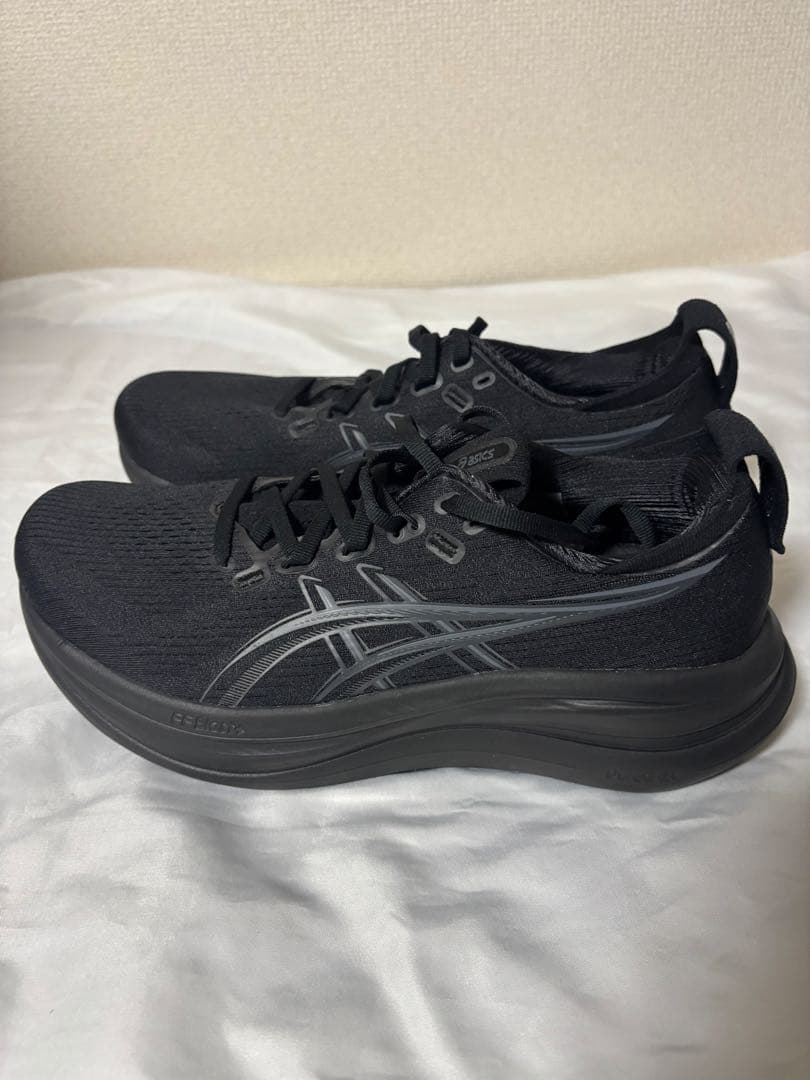 最新モデル　未使用 アシックス　GEL-NIMBUS 28 26センチ 黒