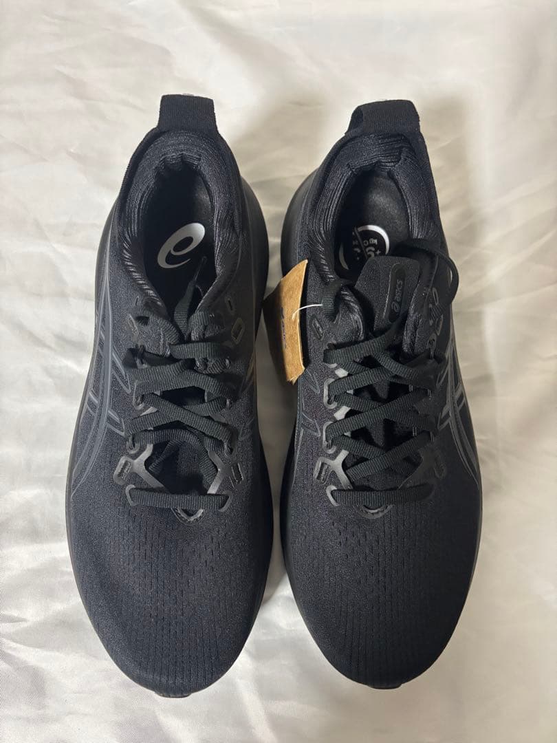 最新モデル　未使用 アシックス　GEL-NIMBUS 28 26センチ 黒