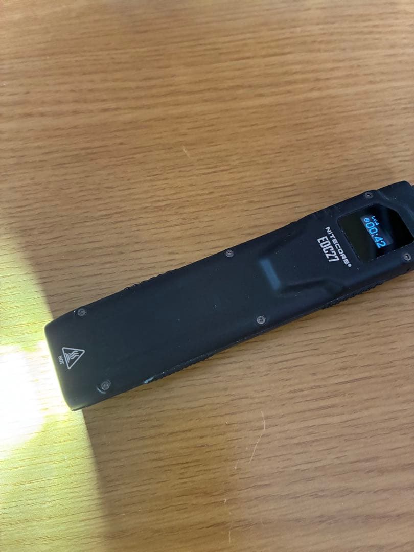 NITECORE EDC27 3000ルーメン タクティカル フラッシュライト