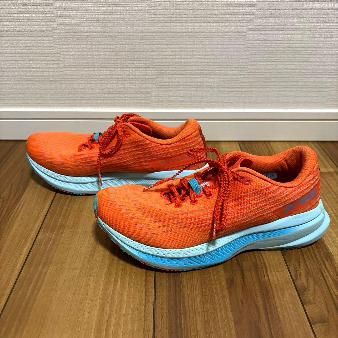 【ヨネックス】訳ありランニングシューズカーボンクルーズSR 26.0cm