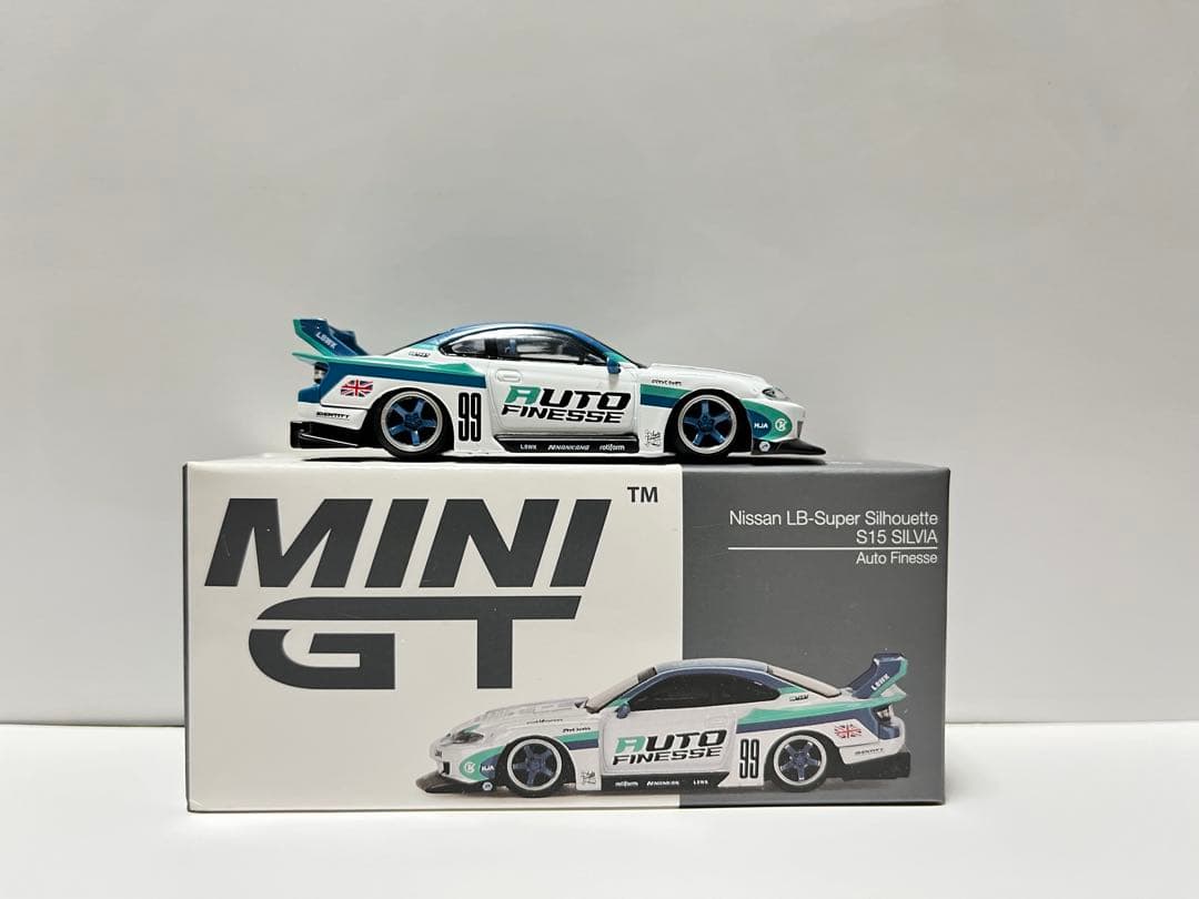 MiniGT シルビア S15 LB super silhouette