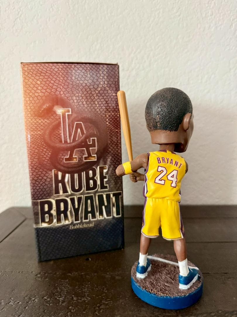 【非売品・限定品】LA Lakers コービー・ブライアント ボブルヘッド