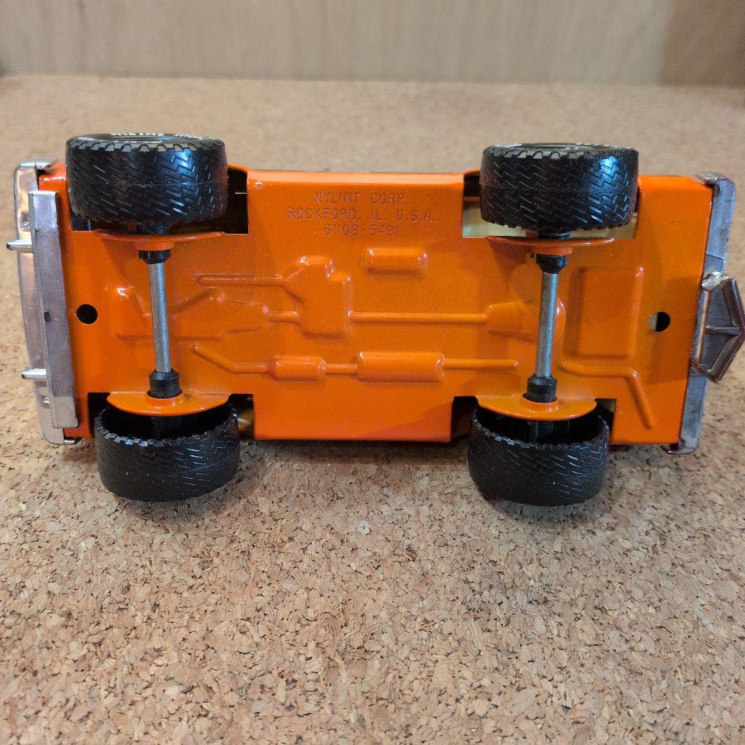 NYLINT Bass Chaser ブリキ