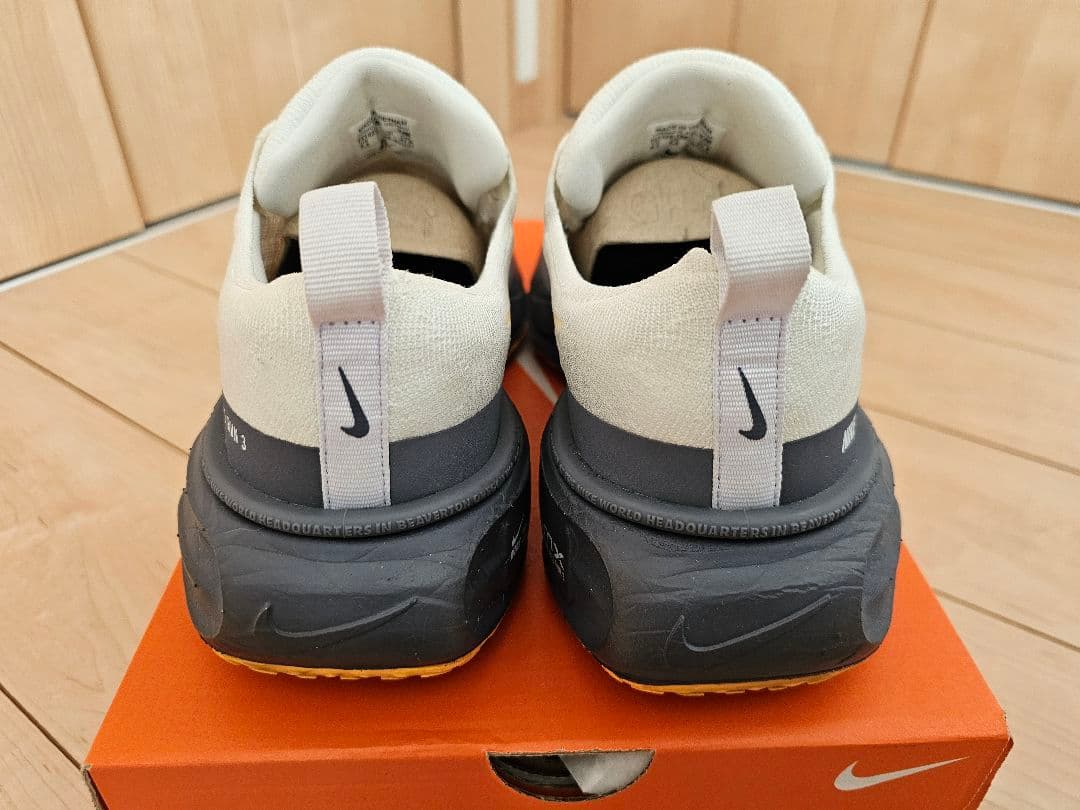 美品　ZOOMX インヴィンシブルラン3　イージーオン　27.5
