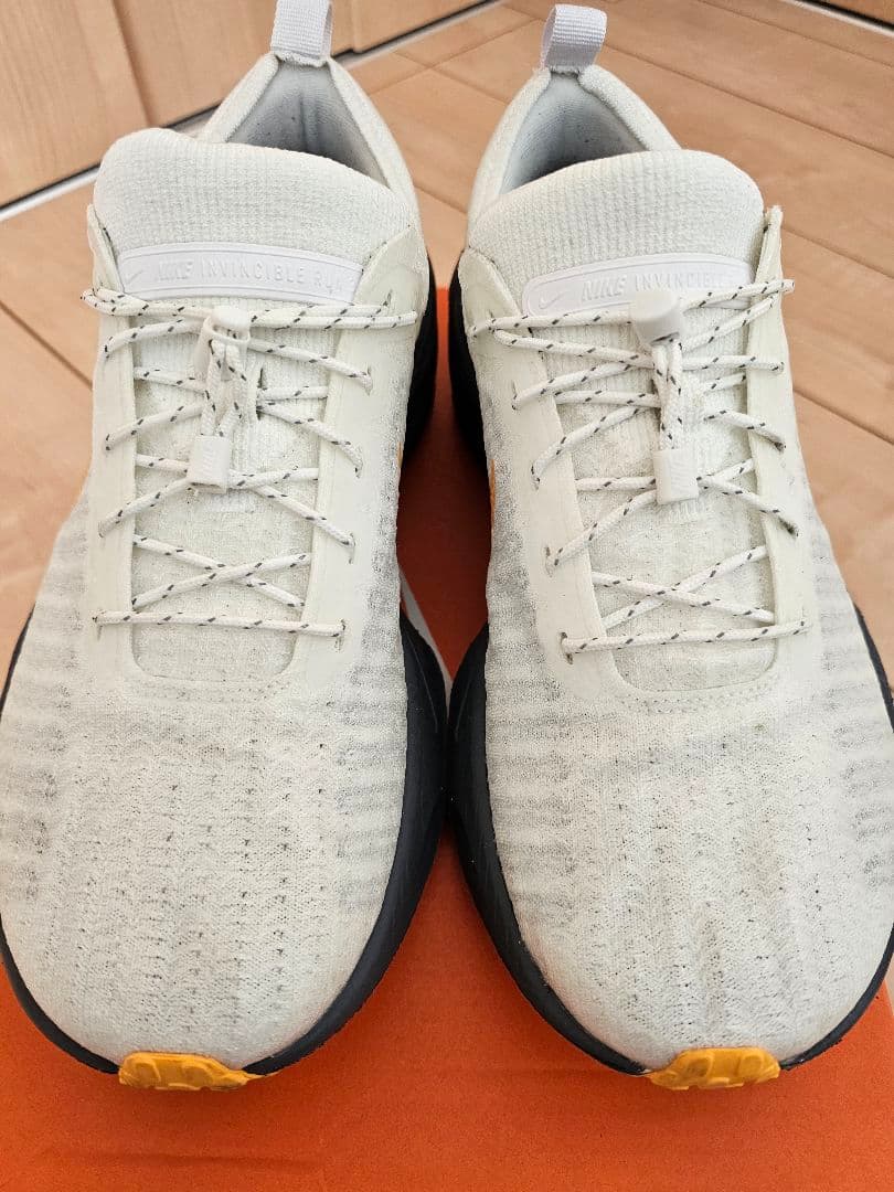 美品　ZOOMX インヴィンシブルラン3　イージーオン　27.5