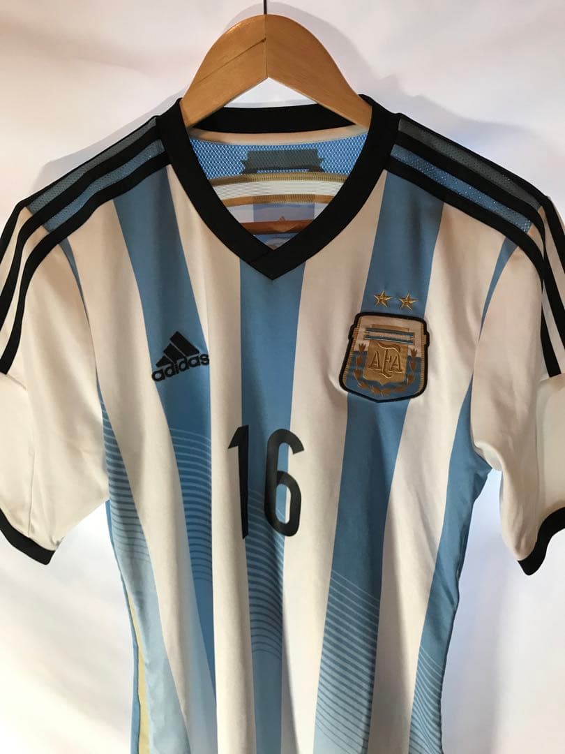 正規品adidasアルゼンチン代表「16」セルヒオ・アグエロ 半袖Mユニフォーム