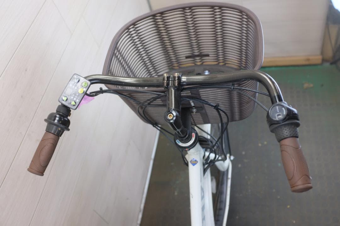 電動自転車BS STEPCRUZ　26インチ　3段8.7Ah（4点灯）充電器あり