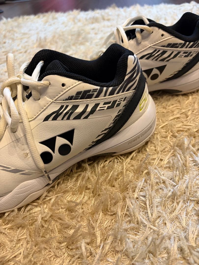 YONEX パワークッション65Z ホワイトタイガー　24.5cm