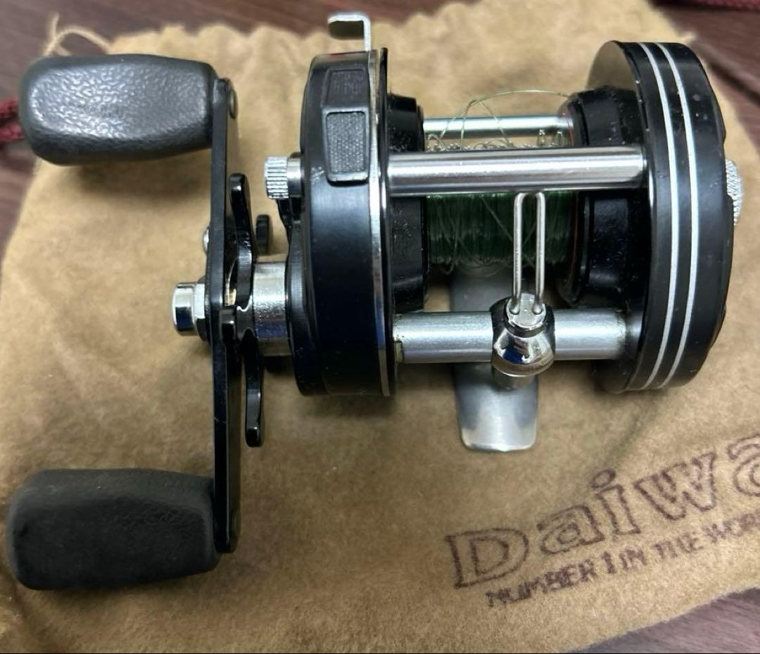Daiwa Millionaire GS-3000C ベイトリールとルアー付