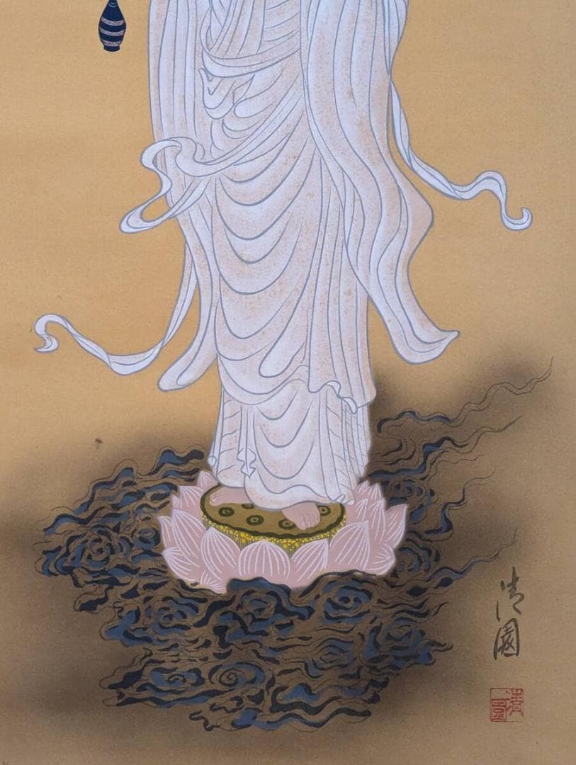 【真作】掛軸　慈愛の白衣観音　清らかな救済の姿　蓮華に立つ観音菩薩　Q49