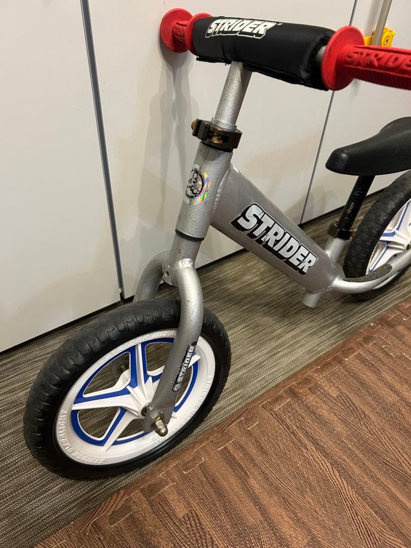 STRIDER PRO バランスバイク シルバー