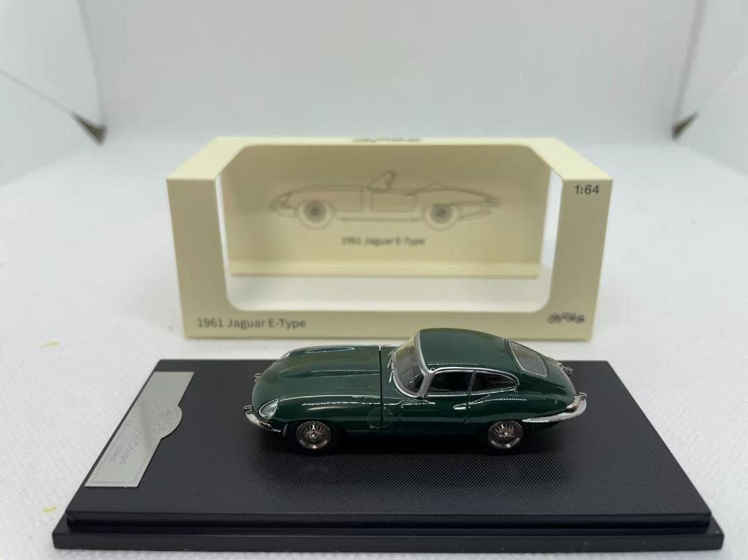 4R-787 GFCC 1/64 ジャガー E-type Coupe 1961