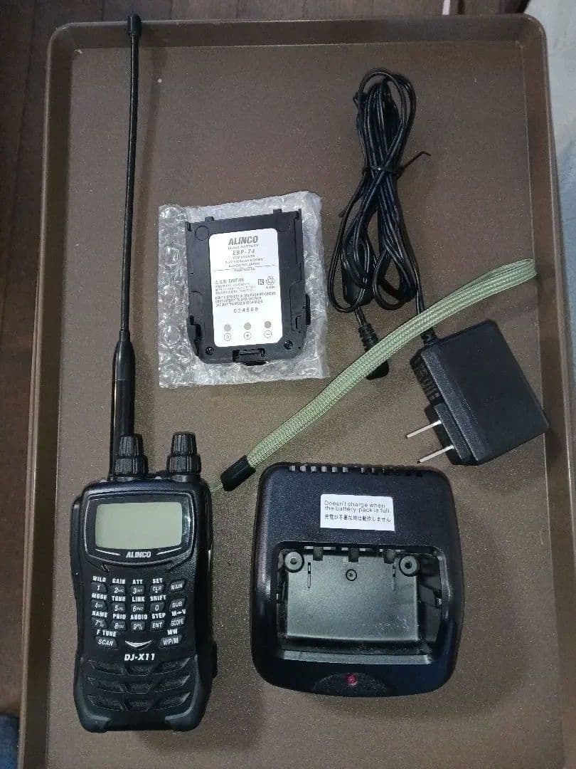 ALINCO DJ-X11 受信機 本体と付属品