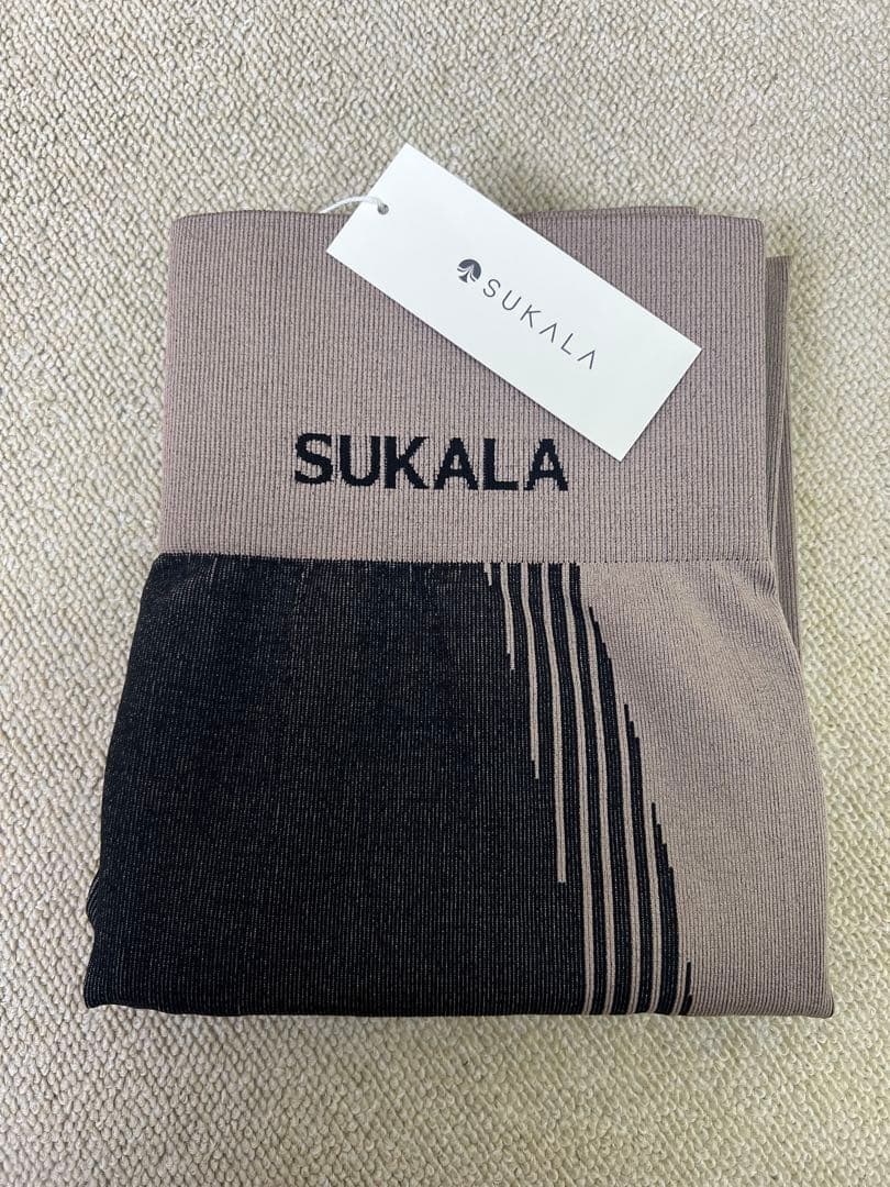 きなこ様✴︎新品未使用【SUKALA】シャドーストライプメランジレギンス