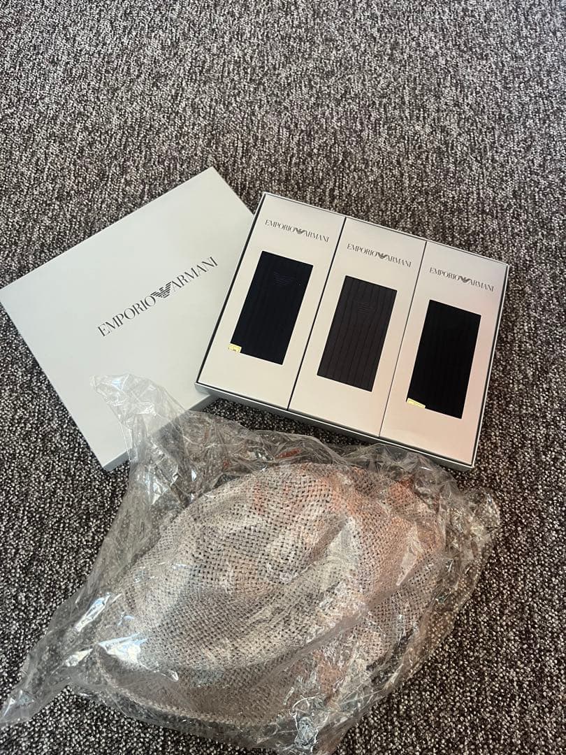【新品タグ付き】EMPORIO ARMANI ソックス3足＋ハット帽2点セット