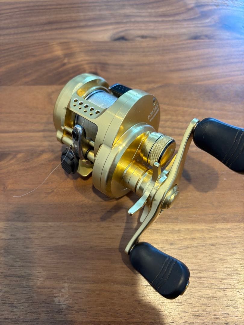 リール SHIMANO CALCUTTA CONQUEST 101HG
