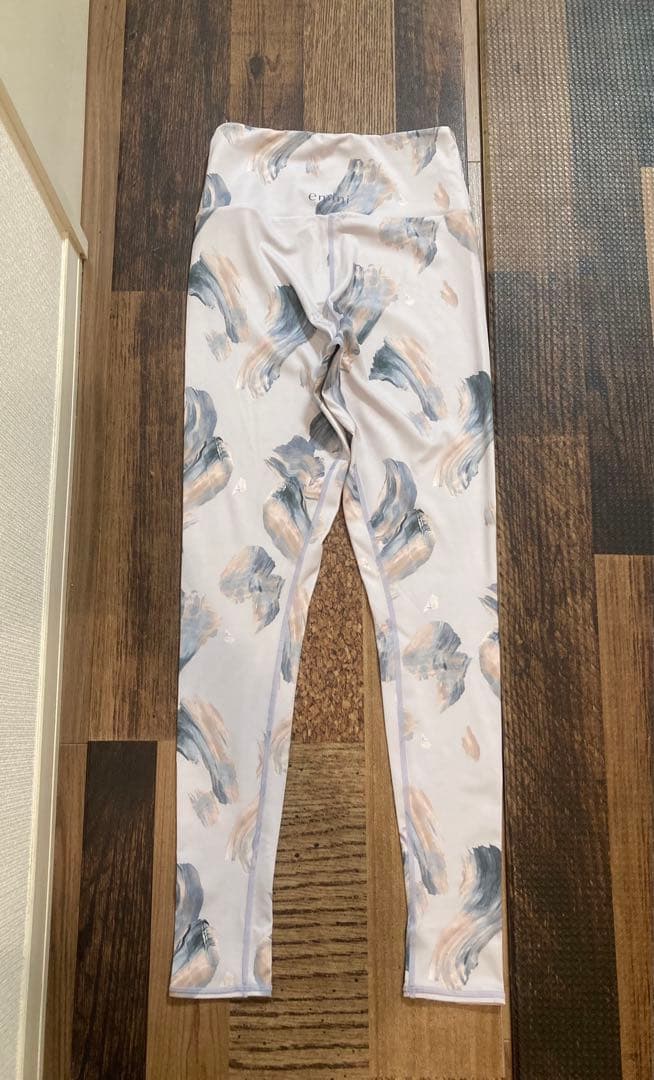 新品　emmi yoga　レギンス　マーブルアート柄　水陸両用