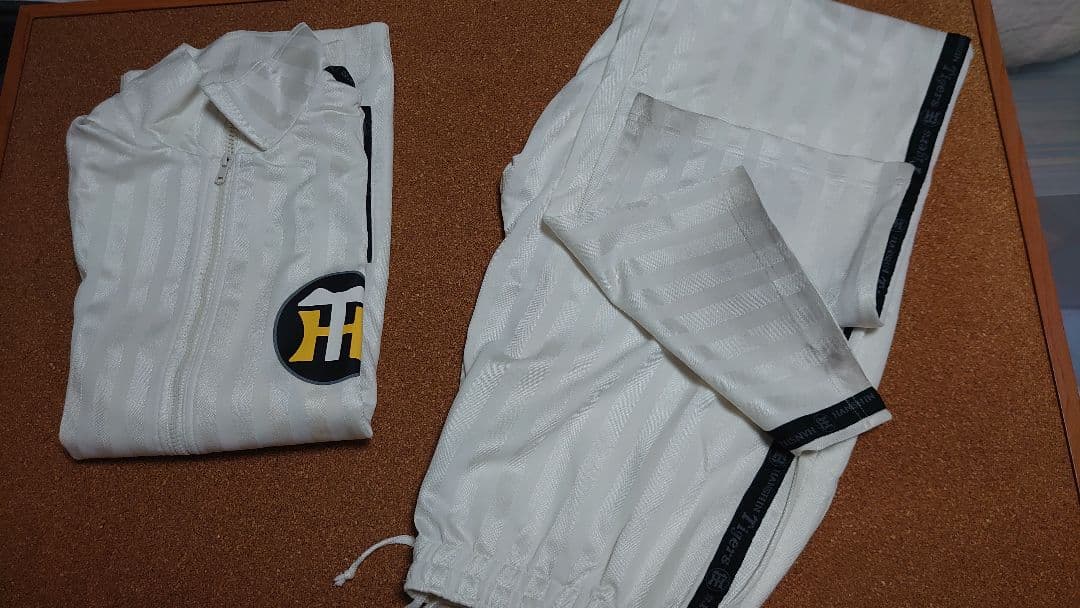 阪神タイガース ジャージ上下セット 【ホワイトタイガー】 サイズ→Ｌ