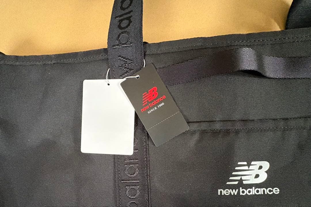 new balance トートバッグ 黒 大きめ