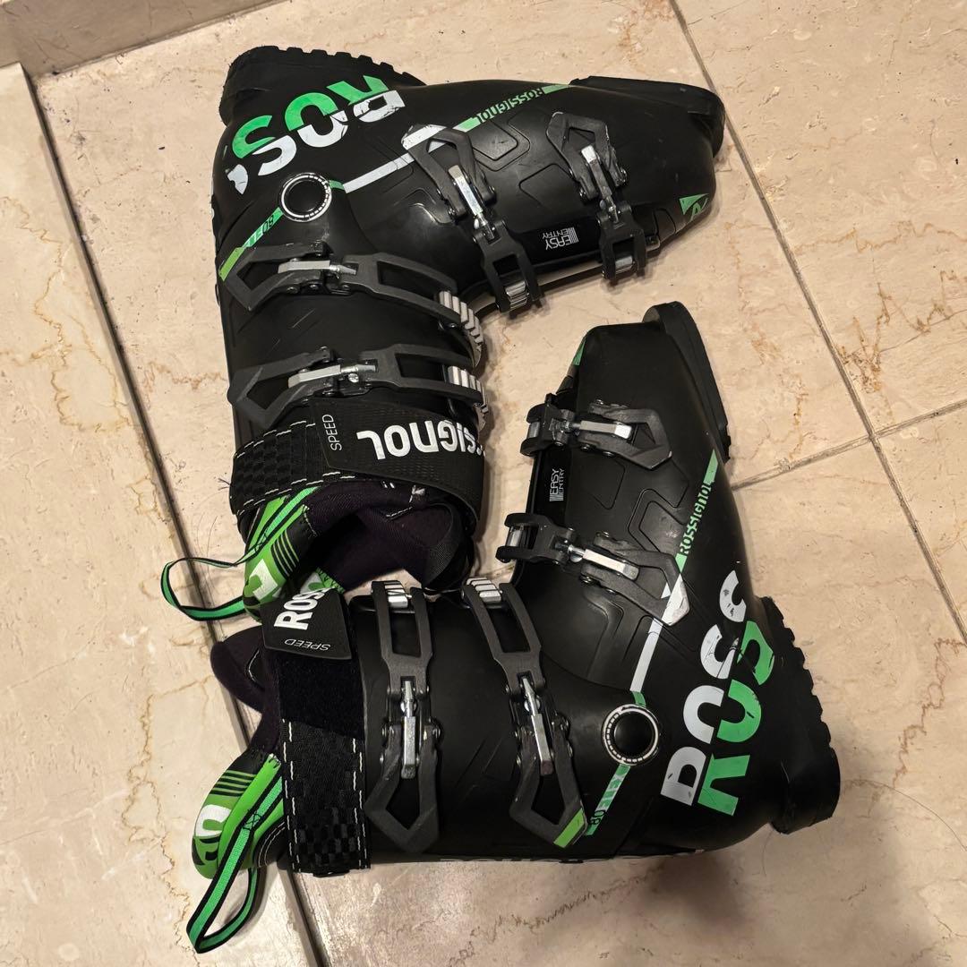 ROSSIGNOL ロシニョールのスキーブーツ　25-25.5cm