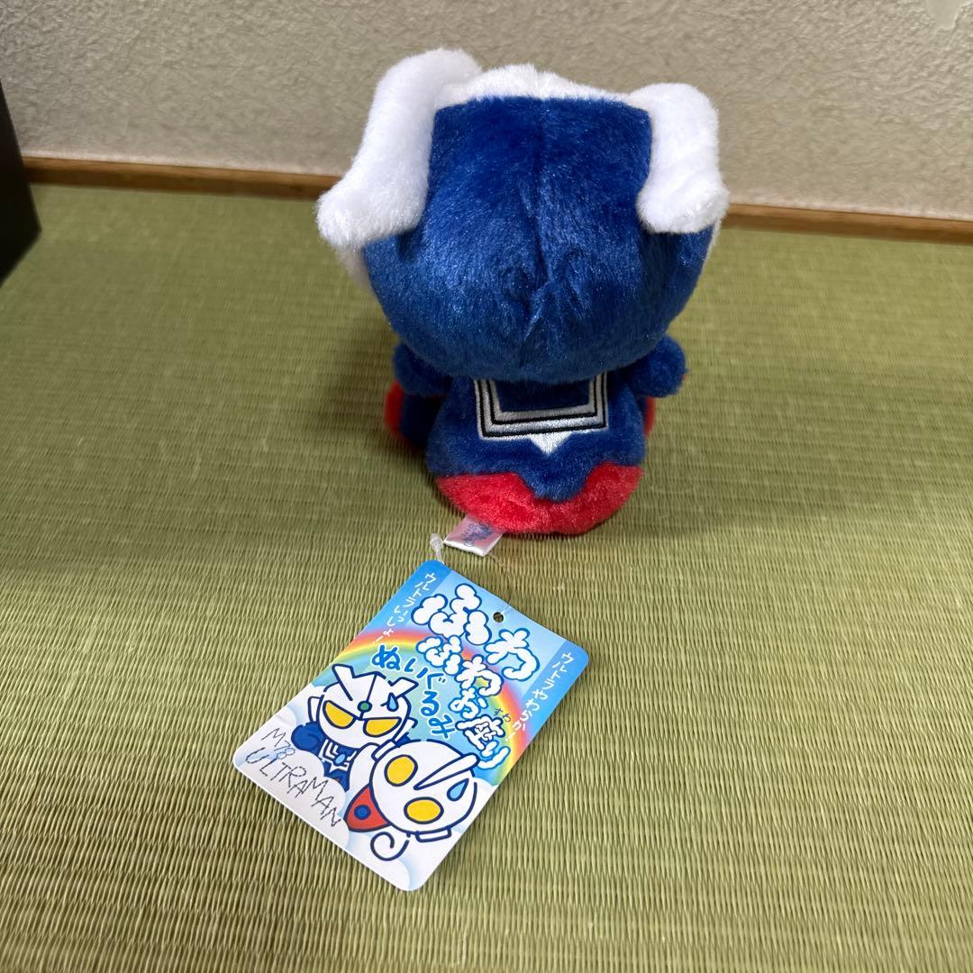 ウルトラマン　ふわふわお座りぬいぐるみ　ゼロ