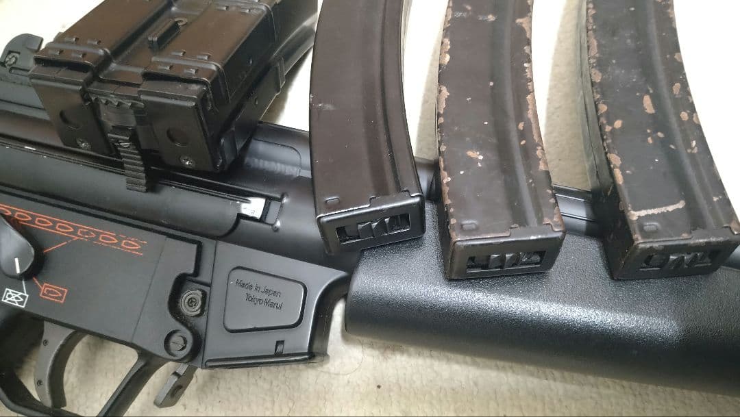 J*.様 東京マルイ　MP5A5 BB弾入り多弾マガジンとバッテリーの直ぐ使える