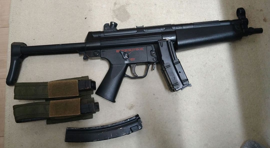 J*.様 東京マルイ　MP5A5 BB弾入り多弾マガジンとバッテリーの直ぐ使える