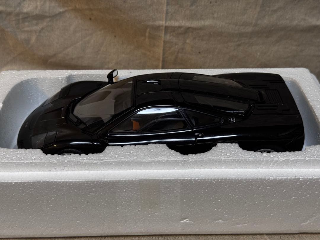 McLaren F1 1/18 ブラック ミニカー