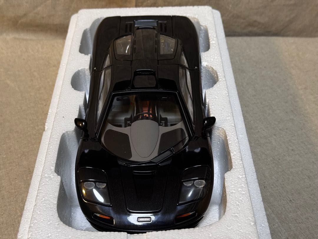 McLaren F1 1/18 ブラック ミニカー