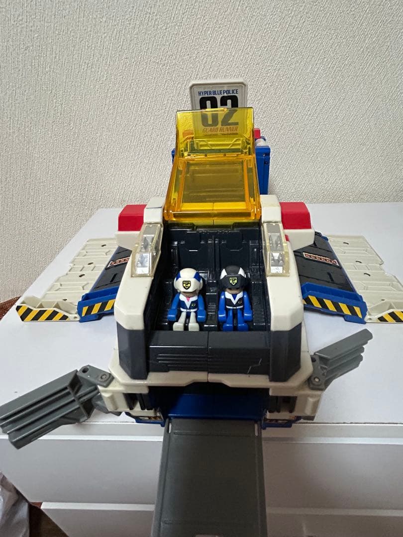 トミカ　ハイパーブルーポリス　ガードランナー