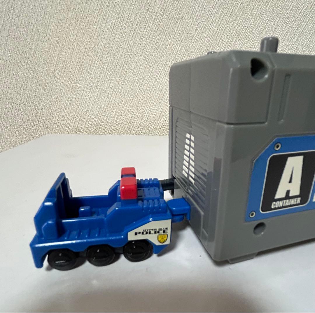 トミカ　ハイパーブルーポリス　ガードランナー