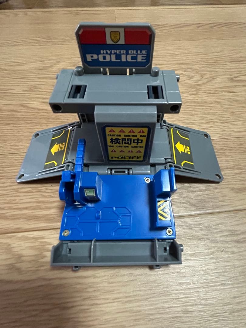 トミカ　ハイパーブルーポリス　ガードランナー