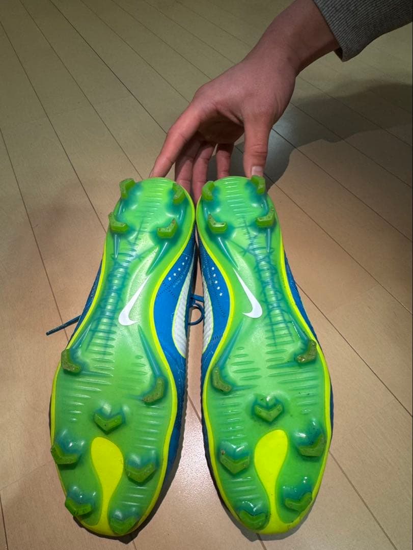 サッカースパイク　マーキュリアル27cm