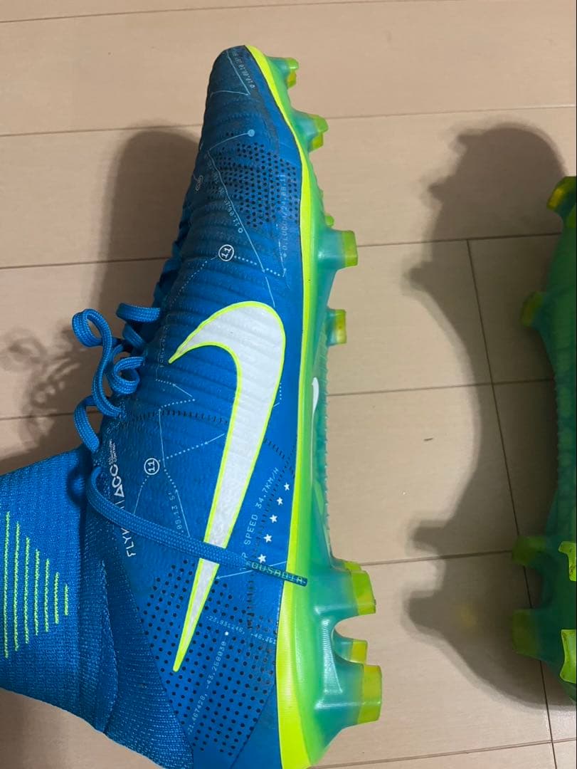 サッカースパイク　マーキュリアル27cm