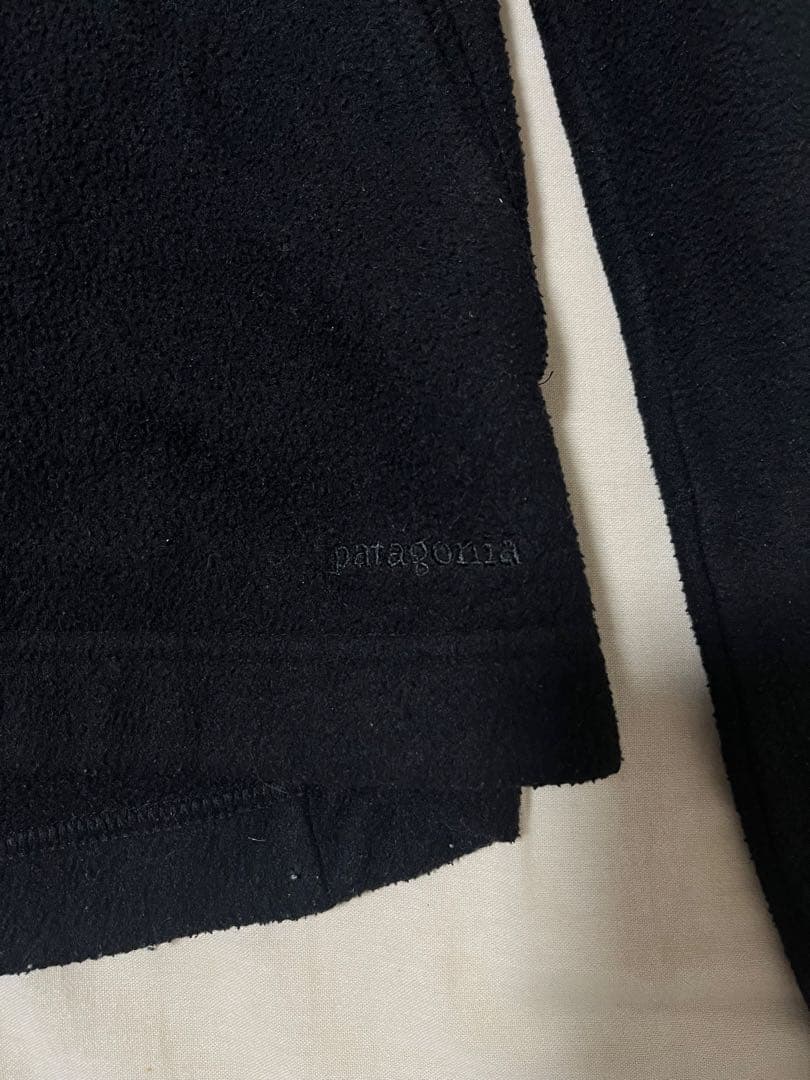 patagonia ブラック ジップアップジャケット　フリース　CIBCロゴ入り
