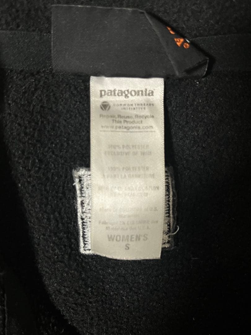 patagonia ブラック ジップアップジャケット　フリース　CIBCロゴ入り