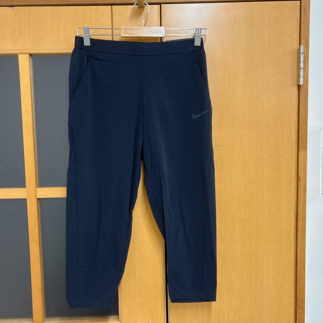 新品　NIKE トレーニングパンツ　パンツ　ズボン　トレーニングウェア　ナイキ